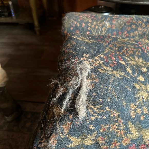 One Pet hair remover!!! Wow does it work. Don’t use on dog. - Picture 4 of 11